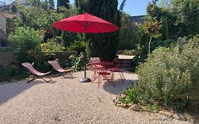 Haut De Villa Avec Terrasse Privative Jardin Et Parking Tout Pres Des Plages